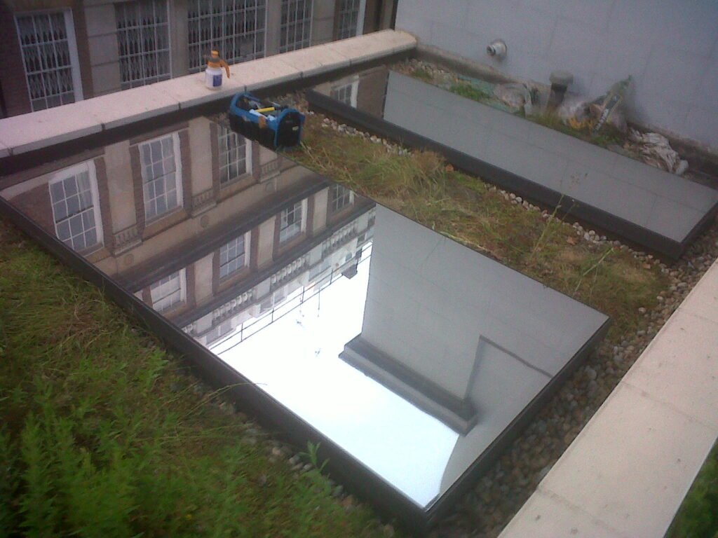22-roof-garden-mirror-tint