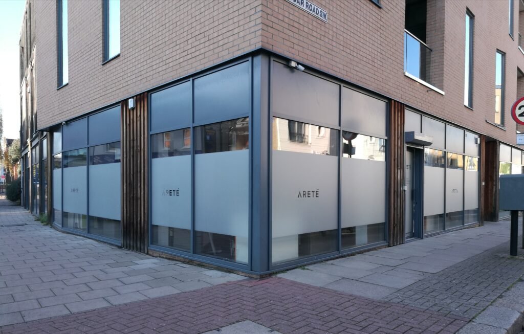 60-privacy-frosted-office