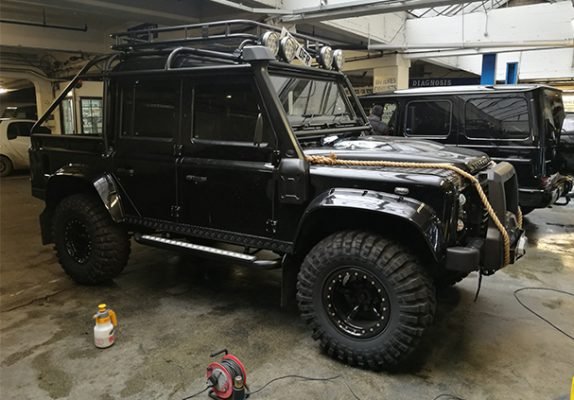 window tinting james bond 007 defender spectre